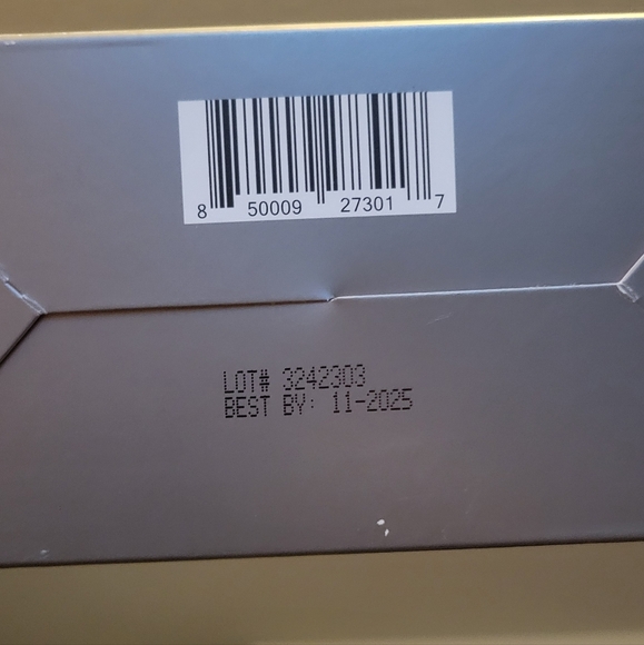 LMNT Watermelon & Raspberry Salt Electrolyte Drink Mix - Picture 6 of 6